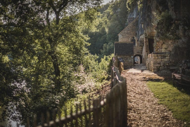 Höhlendorf La Madeleine, Grand Site du Périgord, das zum UNESCO-Weltkulturerbe gehört