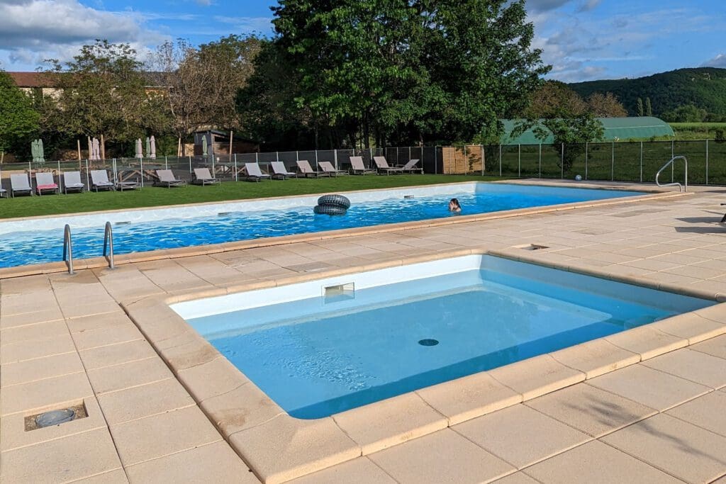 piscine du camping les 5 châteaux